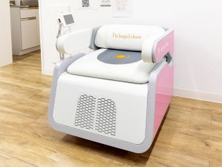 今話題の骨盤チェア。無人の店内で誰にも会わずに体験可能。煩わしい勧誘等は一切ありません。あなたのお悩みにアプローチ。