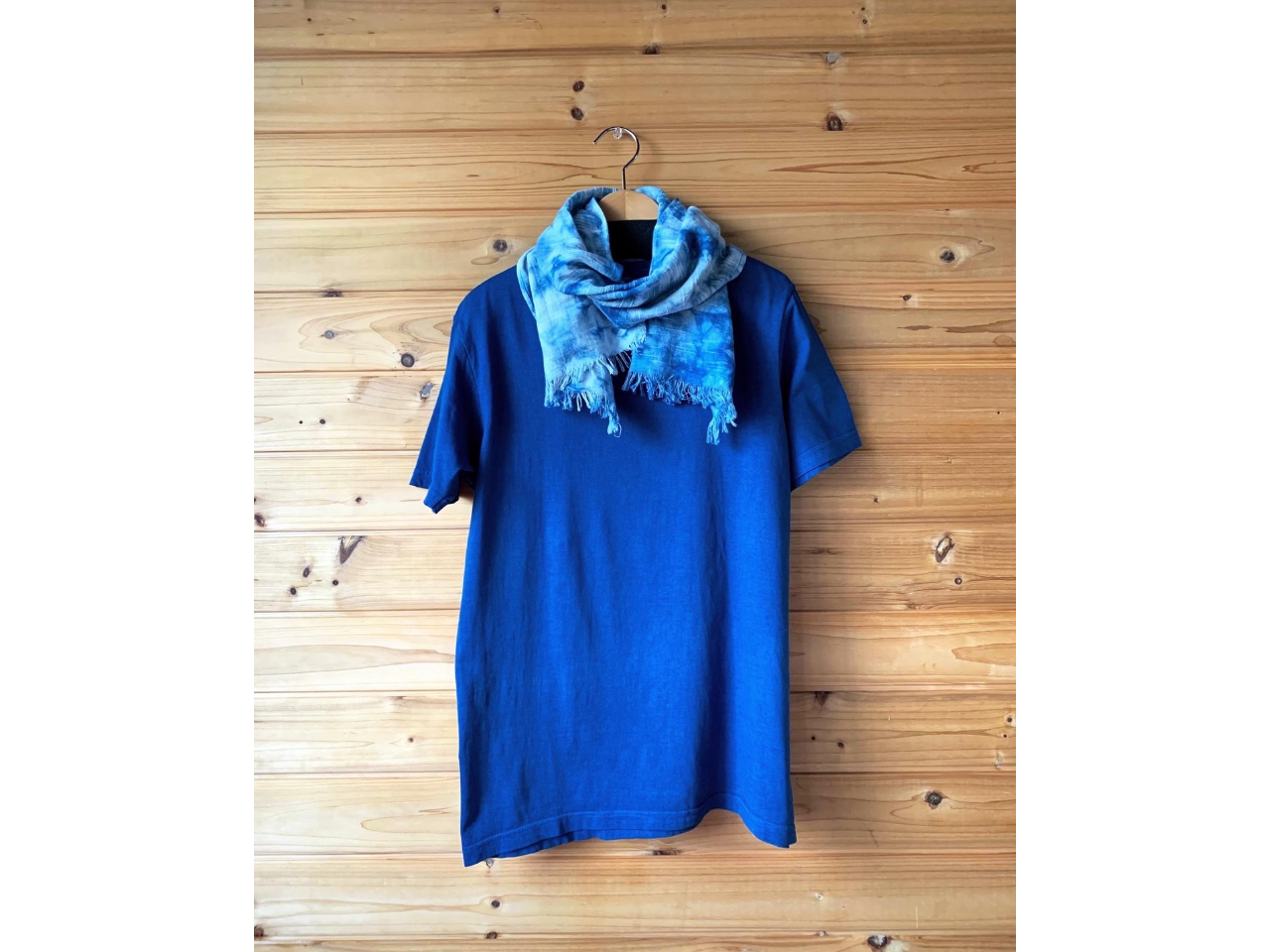 Tシャツ、ストールの藍染めイメージ