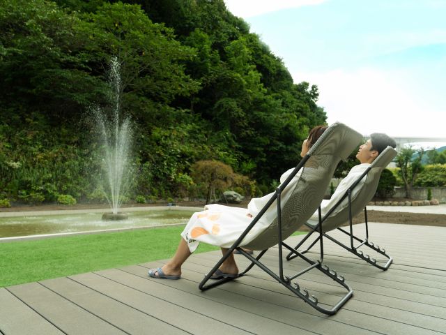 目の前は山!自然を感じながら外気浴も