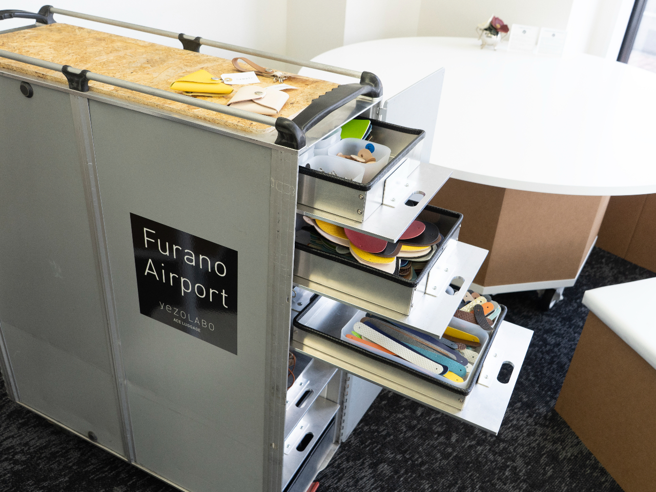 "tmGA|[g"C[WXB܂ŋ@H^ł悤ɁǍZbg^т܂B