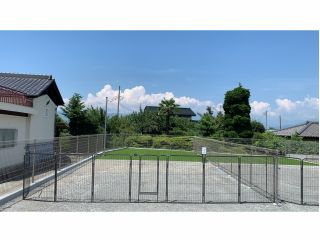 プライベートサイトは人工芝付き!