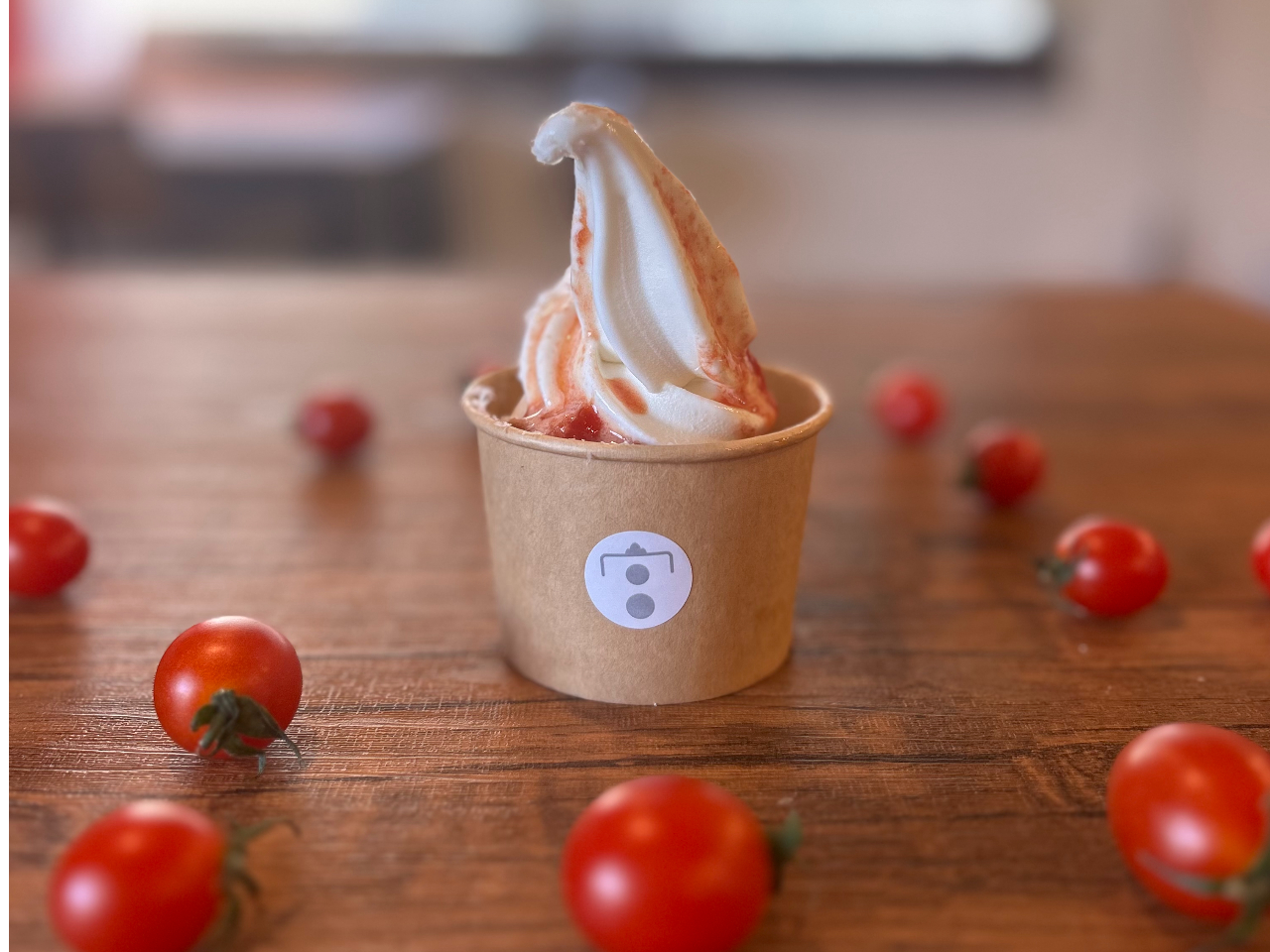 世界が認めてたASOMILKと宮トマトのコラボのプレミアムソフトクリームが新登場。長崎県内でASOMILKが食べられるのは宮下農園だけ。トッピング複数あり!