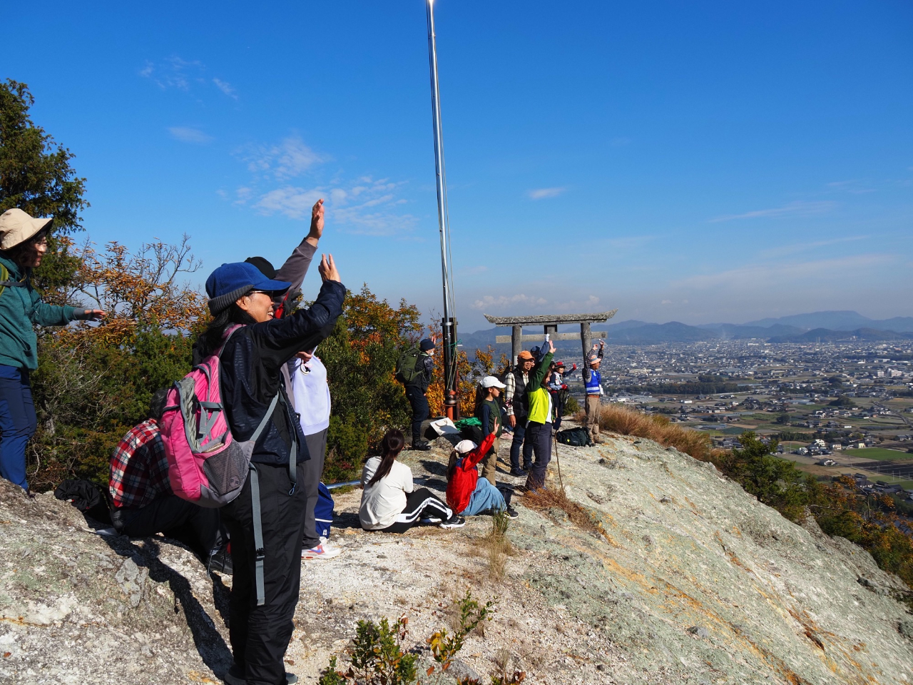 ���쌧�O�ؒ��̛ԎR�Łg���̓V��̒����h��]�ސ�i