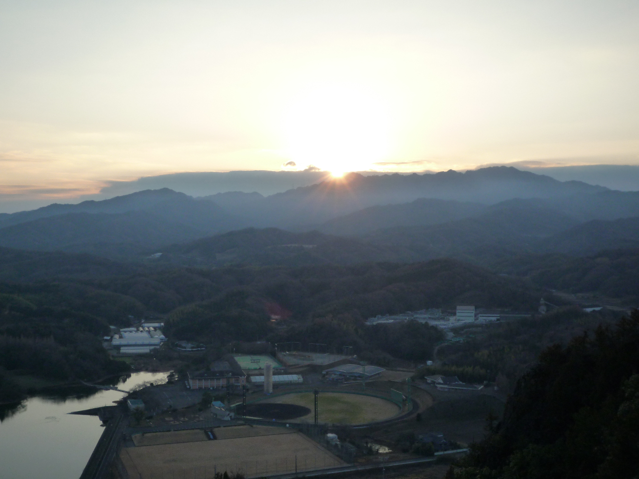 ���쌧�O�ؒ��̛ԎR�R���ōL����360�x�̃p�m���}