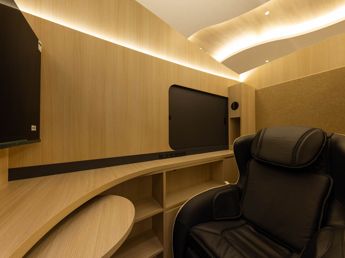 �m�}�b�T�[�W�`�F�A�n�ŐV�^�}�b�T�[�W�`�F�A�ƌʃ��j�^�[��������A�r�W�l�X�N���X�̂悤�Ȕ����̃v���C�x�[�g�u�[�X�B