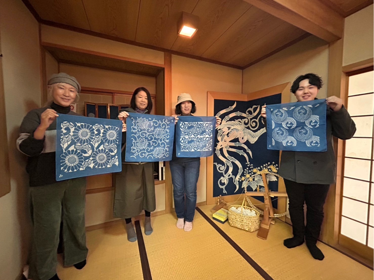 八尾市×藍染体験】☆ご予約4名から6名☆河内木綿文様 ハンカチ藍染体験