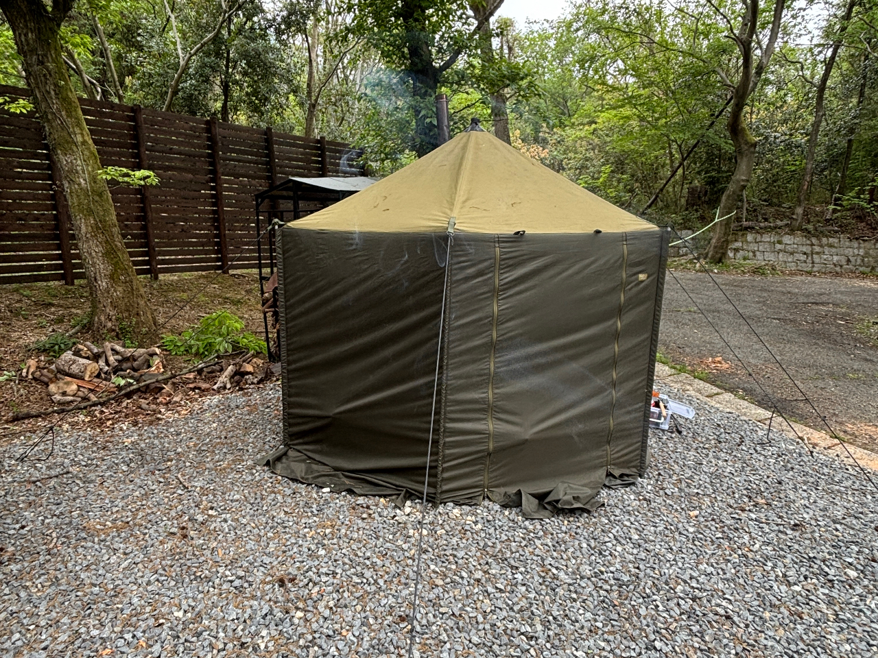 フィンランド製のテントサウナ70〜80度ほどの低温でじっくりお楽しみいただけます。