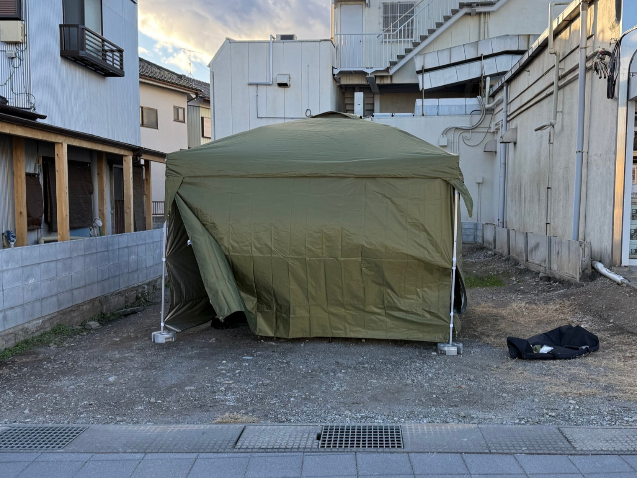 お着換えは、テントで行っていただきます。4面を囲ってあるので安心です。