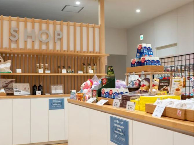 ご当地お土産も勢ぞろい