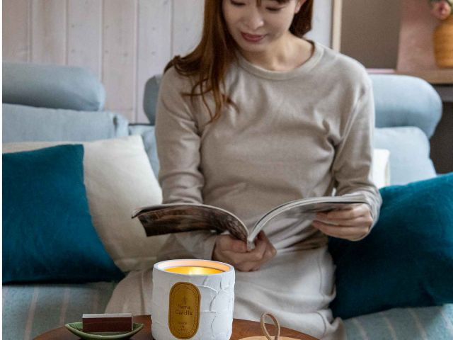 調合した精油を使用した生キャンドルをお楽しみください。