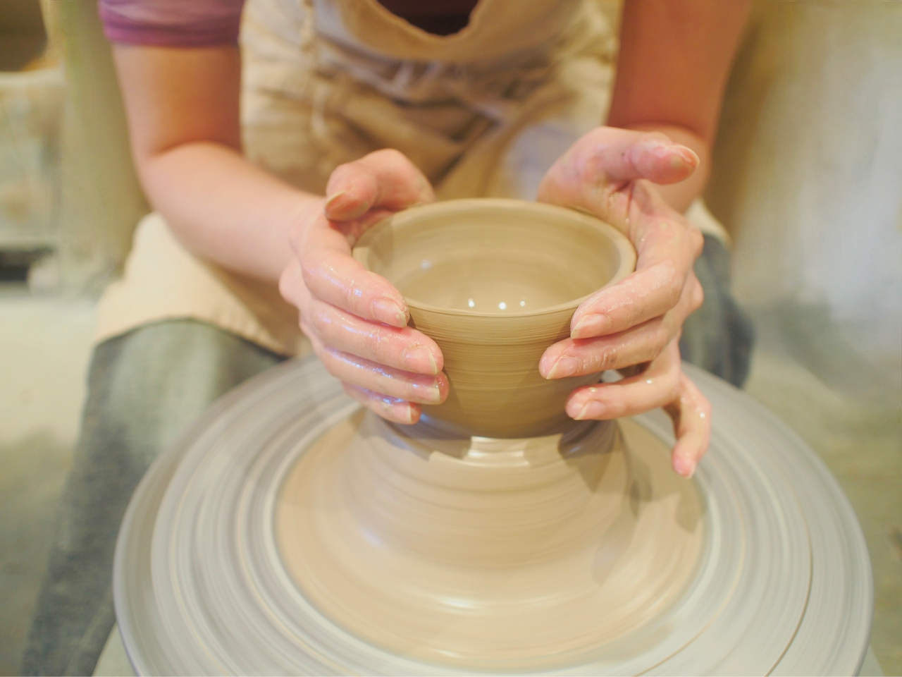 電動ろくろで本格的な器作りに挑戦!
