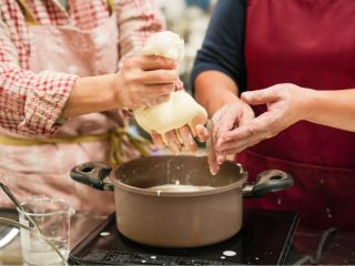 沖縄ならではのゆし豆腐づくり体験♪