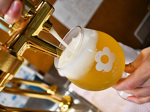 館内醸造のクラフトビール。2階のレストランmoimoiで出来立てを飲めます。お土産用ビールはフロントで販売しています。