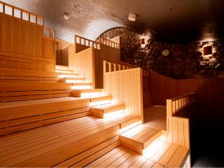 段数・高低差は日本最大級のサウナ室です。アウフグースイベントも実施中!