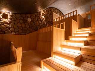 高低差日本最大級のタワ−サウナはじめ4種類のサウナと3つの水風呂