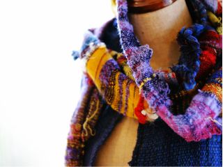 マフラーを織ることができます。