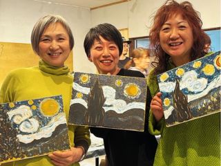 完成した作品で記念撮影@