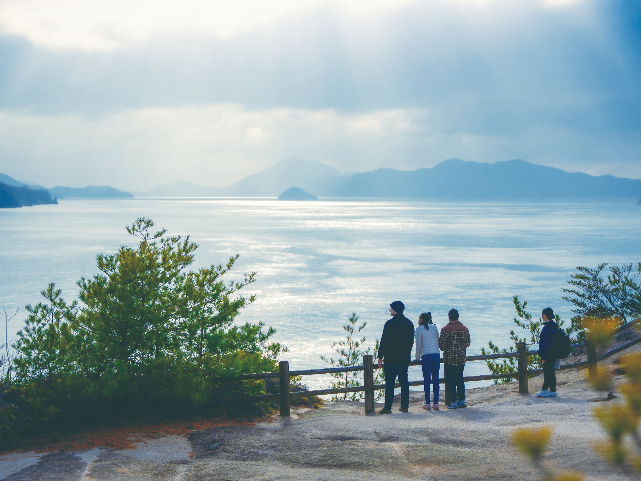 cA[̃tBi[ɂ́AKChƂĂ̐iX|bgցB݂ȏΊŗ߂܂B