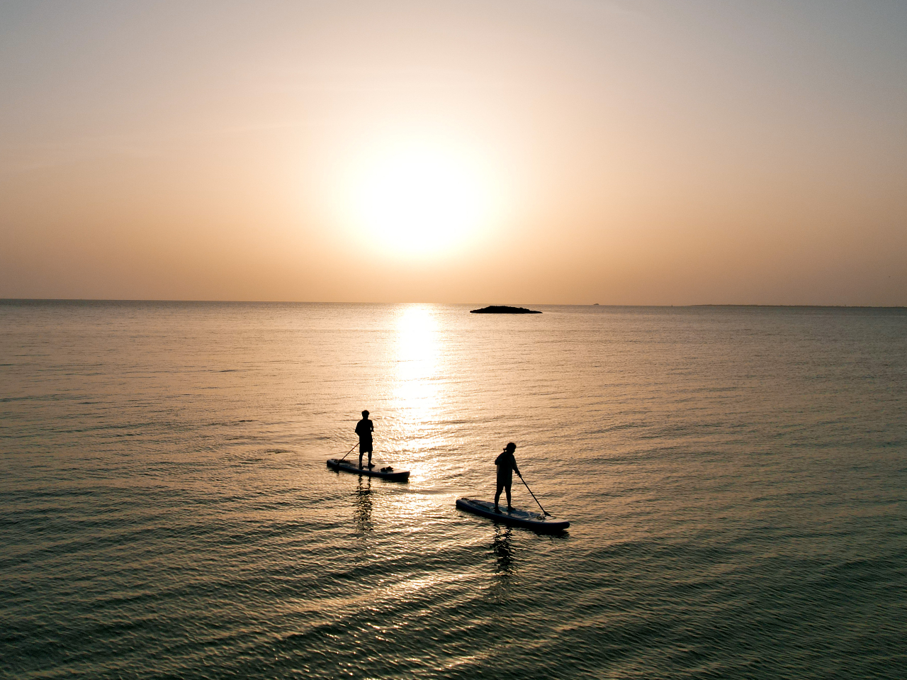 【宮古島】サンセットサップ「1組限定貸切プライベートツアー」SUP体験&ドローン撮影付!カップルにお勧め!