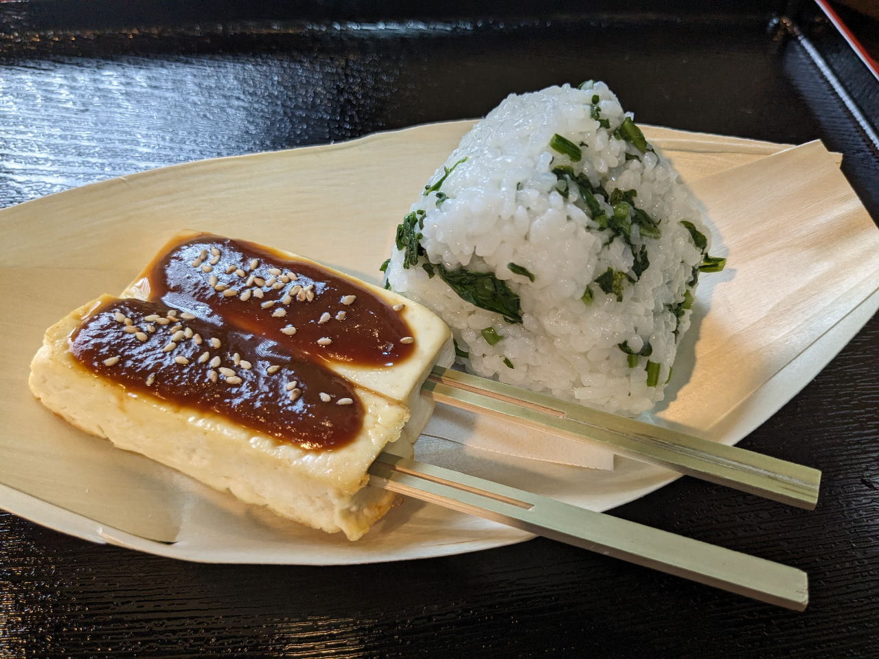 ]ˎAcyƍؔт̃Zbg͈ĔĕƓ̗l̊ԂŐlCłB