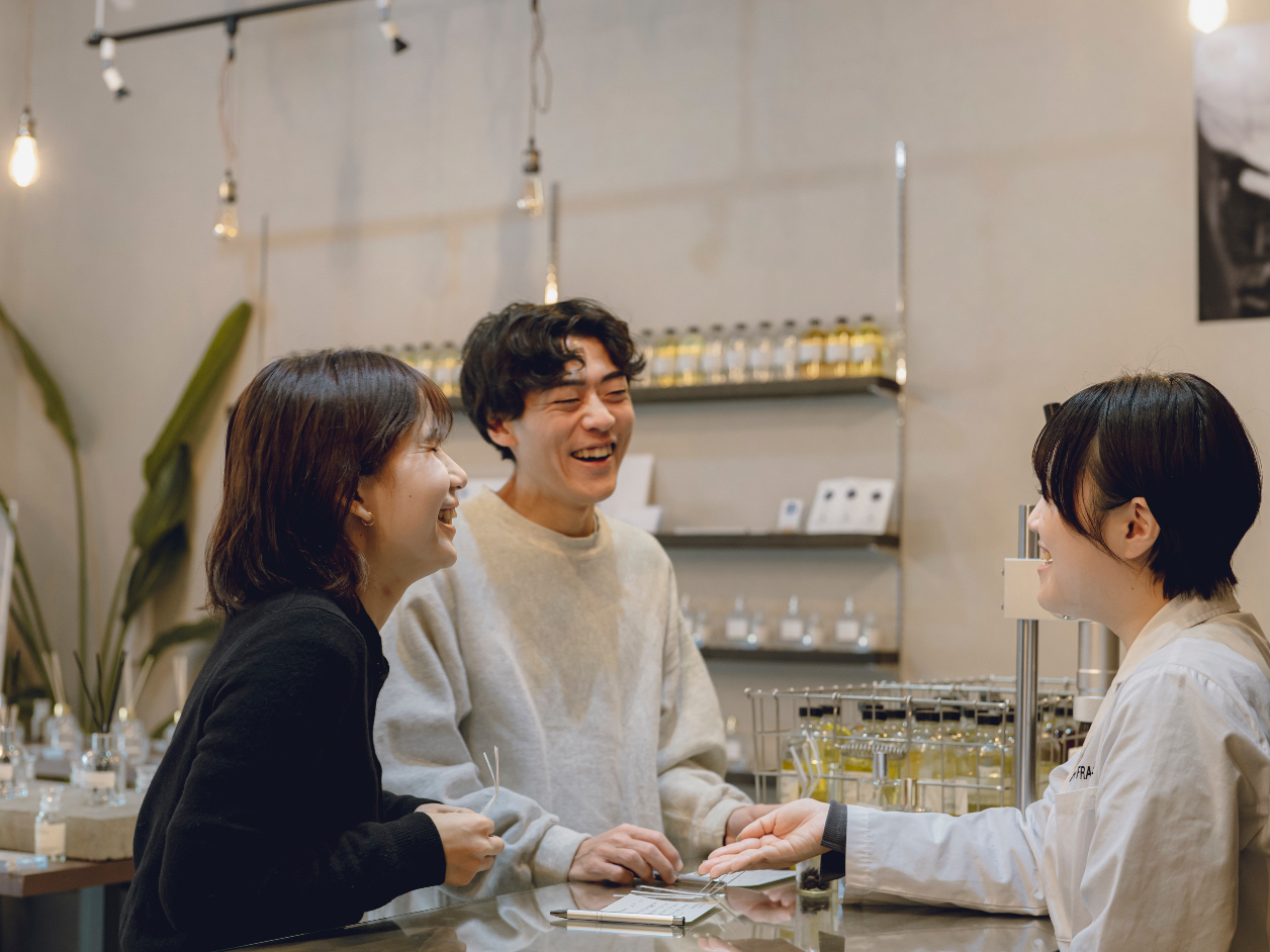 ySTEP2^̊mFz Iт̂ƂɁA̎ނ⒲ʂȂǁAql̃C[W𒚔Jɂf܂B z̍ꏏɕ`؂ȎԂłB