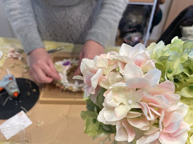 お花を選びながらオンリーワンの作品を作ろう