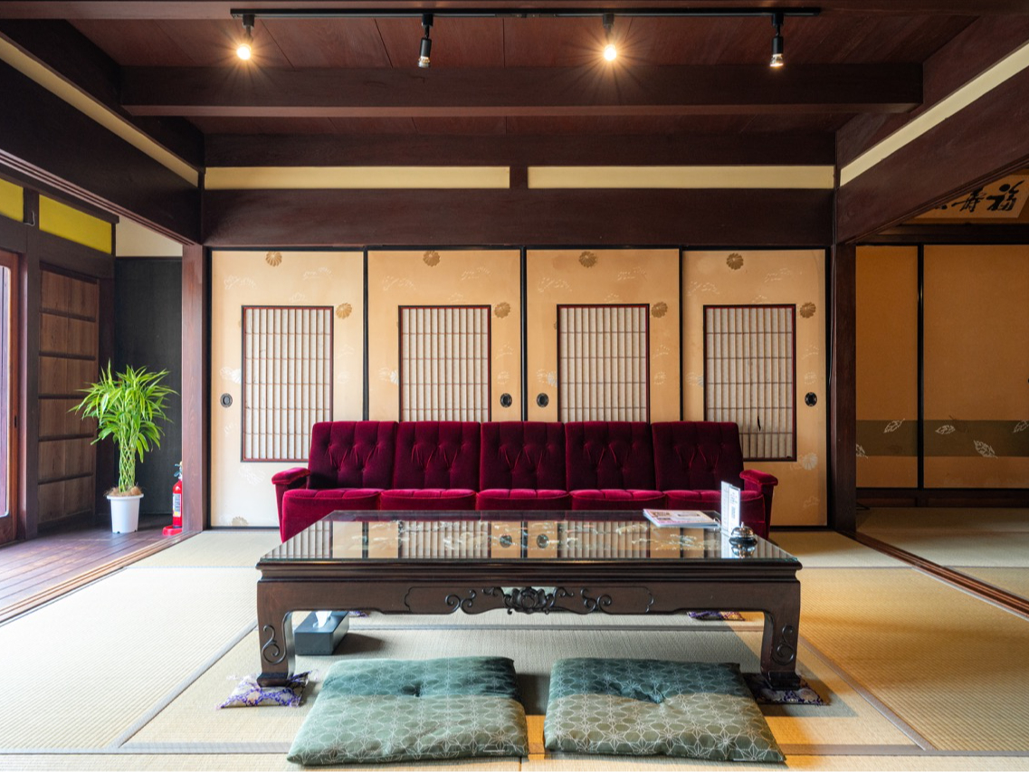 TEǐÍAÖƂ̈ꎺɂĂƋxe܂BÖƃTEił̎ԂS䂭܂ő̌B