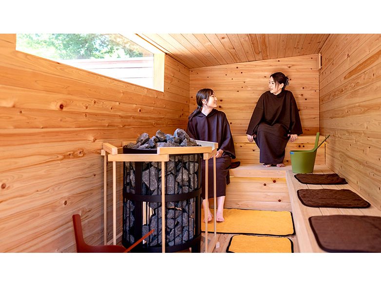 ؑ]Oɕ܂ƂƂ̂"Forest Sauna"ؑ]O̍ɐgςˁAؑ]̎Rɕ鋆ɂ̂ƂƂ̂̌B