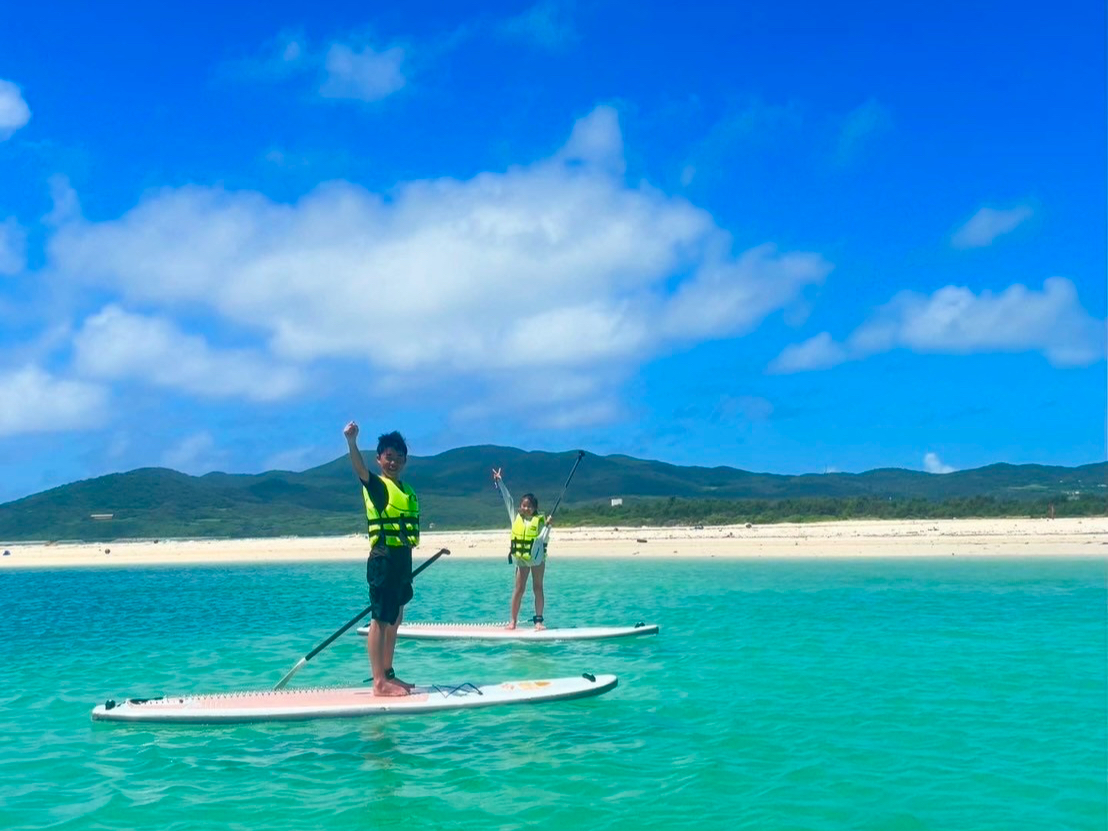 広がる久米島ブルー!透明な海の上をのんびりクルージング体験♪