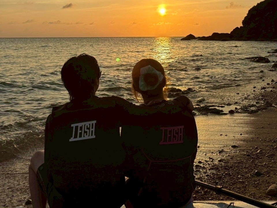 廃番【ザラマン】夕焼け サンセット グラデーション ブルゾン M 紺×オレンジ 廃番【ザラマン】夕焼け サンセット グラデーション ブルゾン M