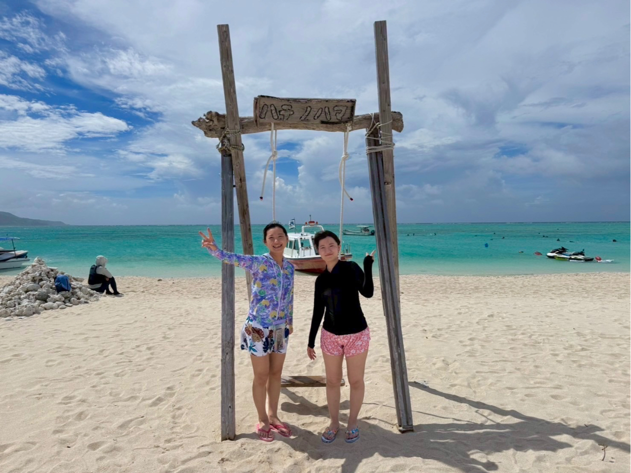 ^ȍlw͂Ă̕lxobNɁA̎ʐ^B܂