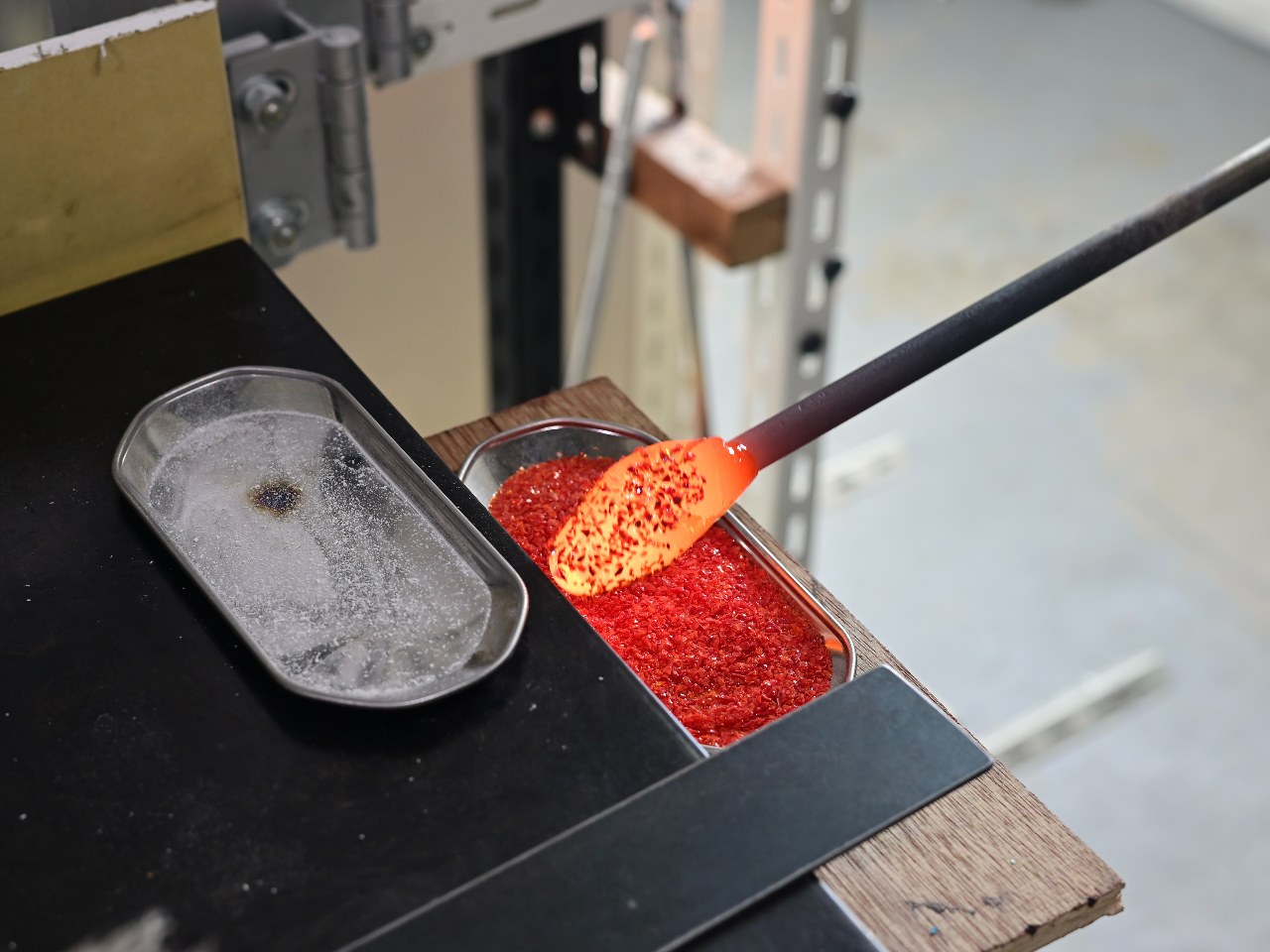 �K���X�ɐF��t���Ă����܂���