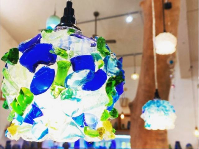 LxȎނ̃KX̒炨DȐF`CX