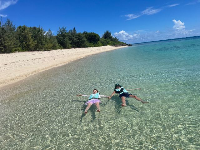 クリアサップ、シュノーケルで疲れたら海でぷかぷ休憩タイム〜