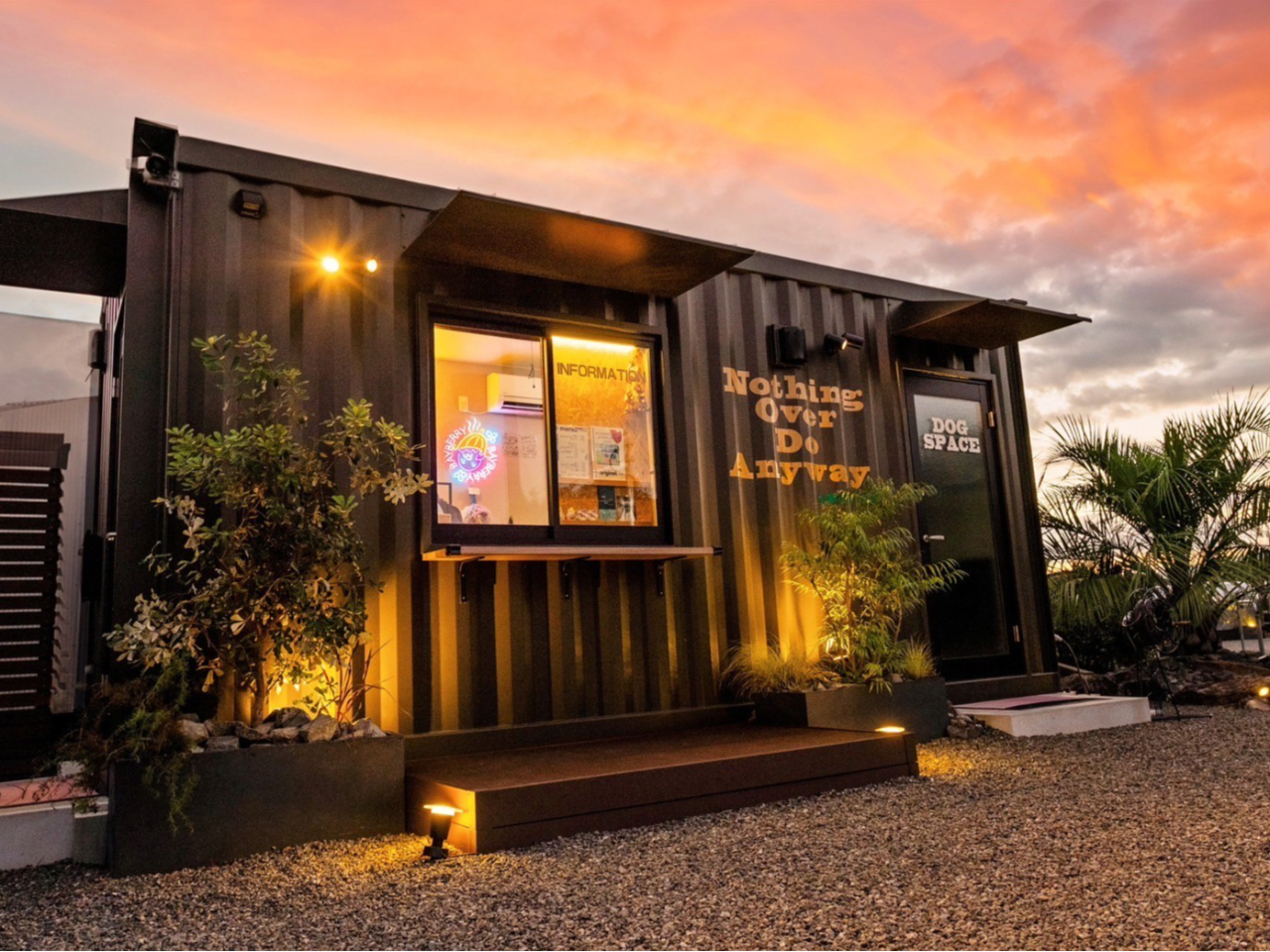 ベイベリーフロント/事前にこちらで受付(決済方法は現金、カード、QR)、施設案内、アロマの選択、ドリンク販売もしています♪