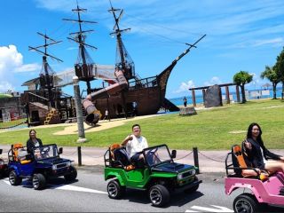 \南国の青空と海を背景に、映える写真が撮れるとSNSでも大人気!/