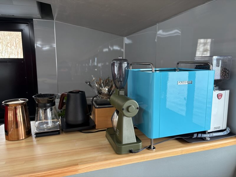 十和田湖の湖上カフェで味わう自家焙煎コーヒー