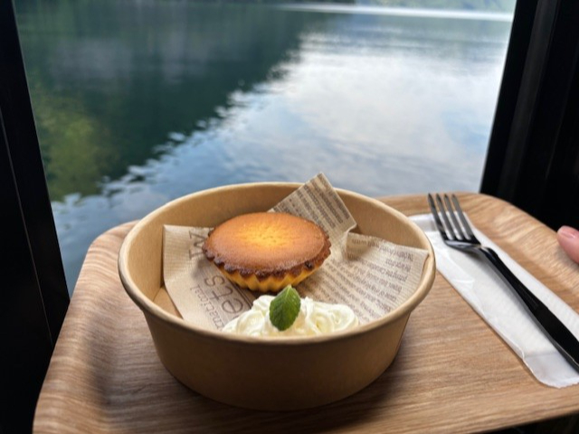 とろけるチーズタルト550円