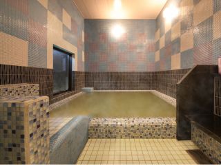 子供が喜ぶ滑り台風呂(烏帽子岳)