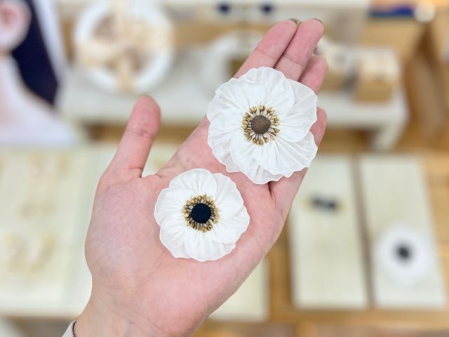 下のサイズ感です。手のひらより少し小さいサイズ