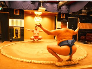中央に本物の土俵をご用意!