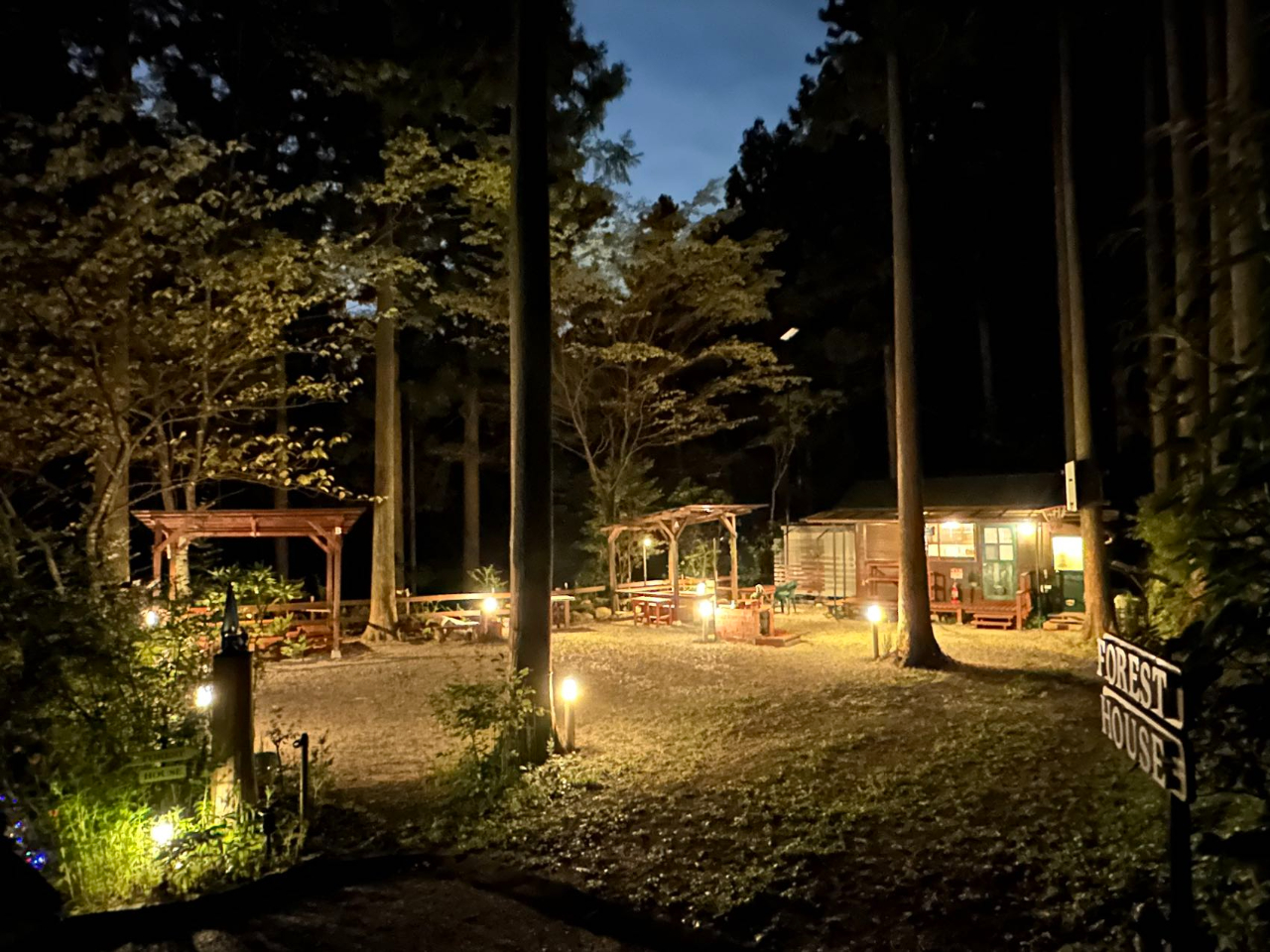 照明完備で明るい場内★