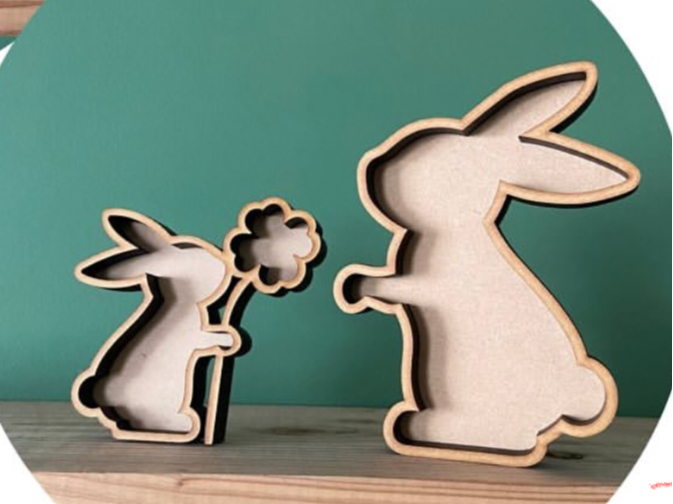 ���X�̐F��z�u���l���Ȃ��班�����ؘg�̒��𐮂��Ă����܂��B���߂Ă̕��ł��A�����Ȃ��i�߂��܂��B