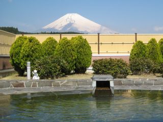 ほうえいの湯からの富士山の眺め