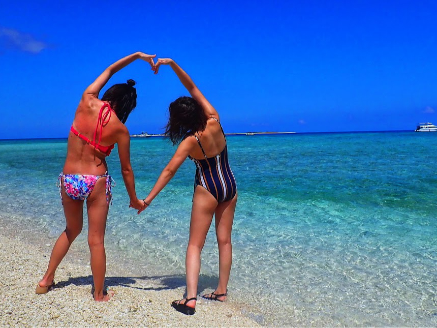 㗤̊yݕ͐lꂼIfʐ^RBĂ