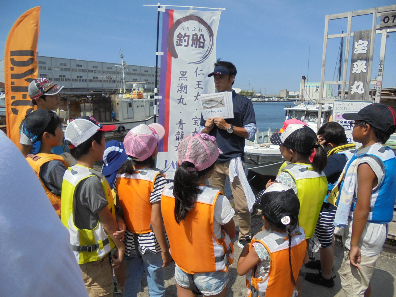 Dނł́A֐ŗB̃x[XLvnI@B͑ނ[J[ƒgāAqǂB̐Ă܂B