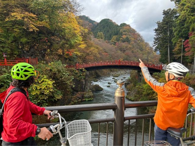 日光の象徴、神橋(山菅の蛇橋)と大谷川