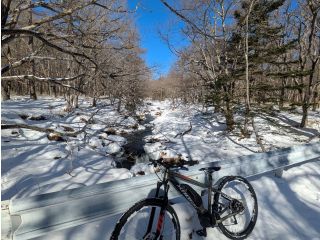小田代ヶ原に向かう途中、湯川を横切る