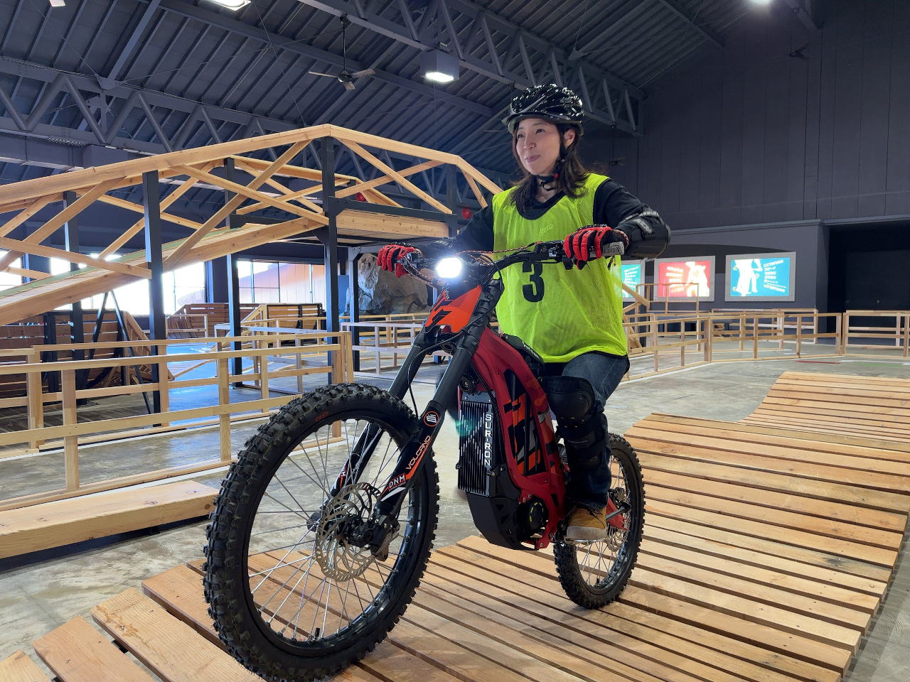 �܂��́A�����œd���o�C�N�Ɋ���Ă��������܂��B���\����ł���(^_-)-��