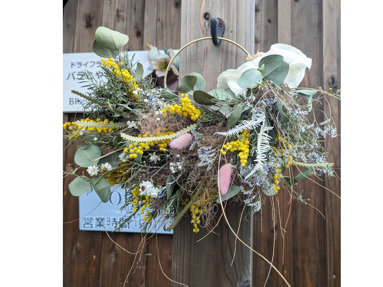 フラワーリース 夏めく8 くすみカラーの優しいお花たち ハーフリース 造花 玄関 フラワーリース 夏めく8 くすみカラーの優しいお花たち ハーフ